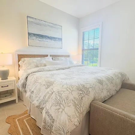 Windsor Lodge Unit 20, Studio, 1Br 1Ba Close To The Beaches, Pool Access